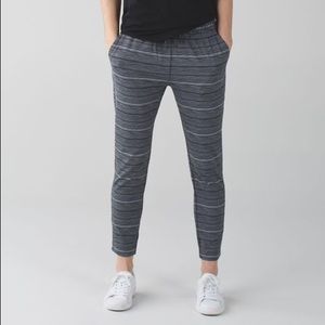 Lululemon jet crop slim herringbone
